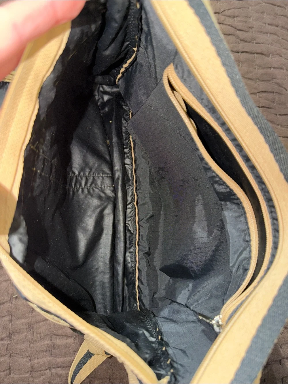 LeSportsac Black and Tan Nylon Messenger Crossbody Bag